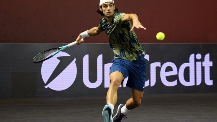 Tennis, Atp Firenze: Musetti s'arrende in semifinale ad Auger-Aliassime