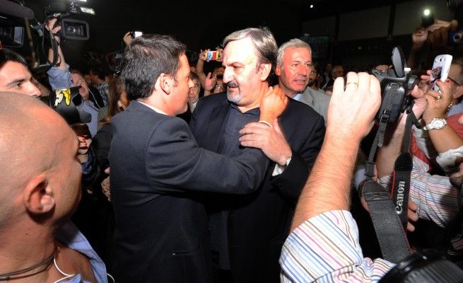 Renzi a Bari non parla di Sud<br/>Emiliano: "L'ho rimproverato"
