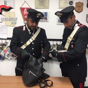 Bari, controlli antiscippo durante lo shopping natalizio: arrestato un borseggiatore