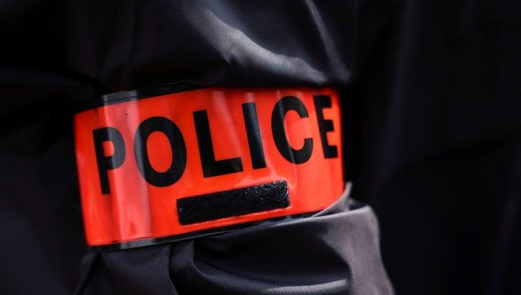 Spara a ragazzino di 12 anni, poliziotto di Filadelfia accusato di omicidio