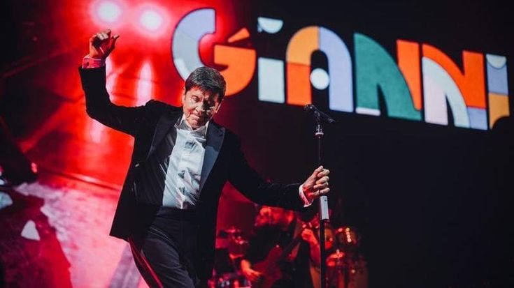 Gianni Morandi al PalaEur: “A 81 anni non sono stanco, ma che fatica Fatti mandare dalla mamma”