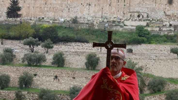 Pierbattista Pizzaballa, il cardinale del dialogo in conflitto con Netanyahu dopo gli orrori di Gaza