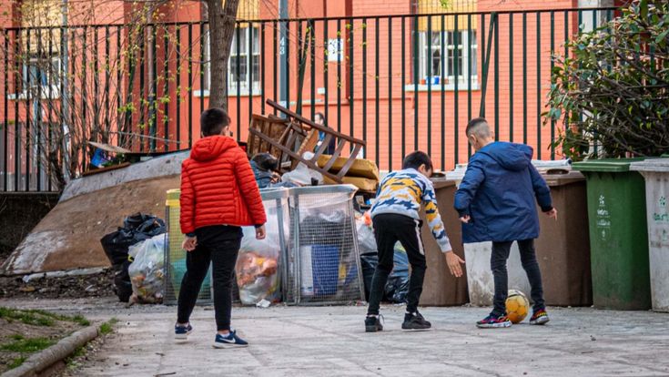 “Per i bambini un’ora d’aria al giorno”. L’appello ai sindaci di educatori e famiglie