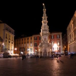 Centro storico, ragazzi accoltellati nella notte