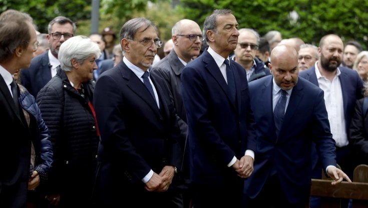 La Russa con Sala alla commemorazione per Ramelli: "Sui saluti romani non rispondo. Sia pacificazione nazionale"