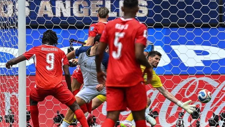 Manzambi entra e trasforma la Svizzera: Bosnia travolta 4-1