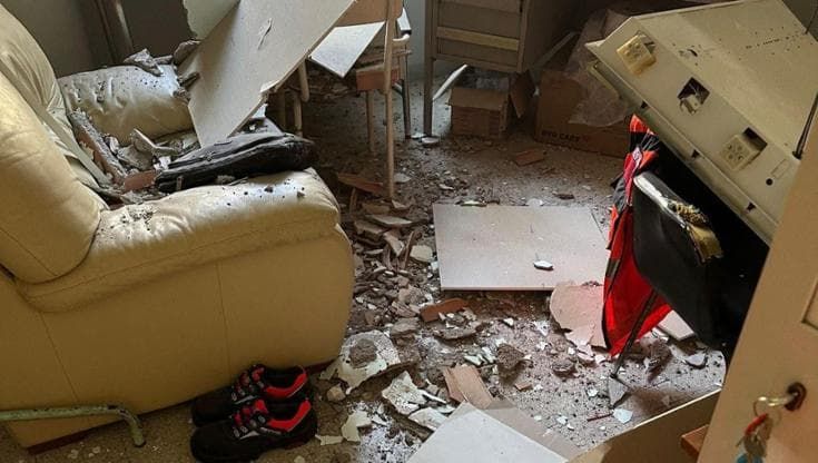 Torre Annunziata, crolla il soffitto del 118: riesce a mettersi in salvo il medico di turno