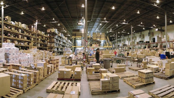 Il colosso Amazon sbarca a Catania: un deposito da cento posti di lavoro