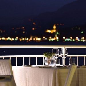 Al "mitico" Balzi Rossi il mare è dappertutto, negli occhi e nel piatto