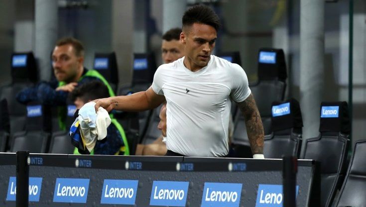 Inter, guantoni e scherzi ad Appiano: pace fatta tra Conte e Lautaro