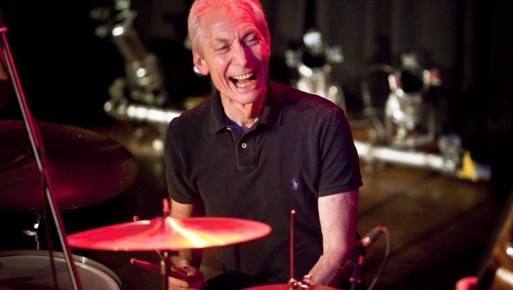 Charlie Watts, in morte di un batterista jazz diventato il battito dei Rolling Stones