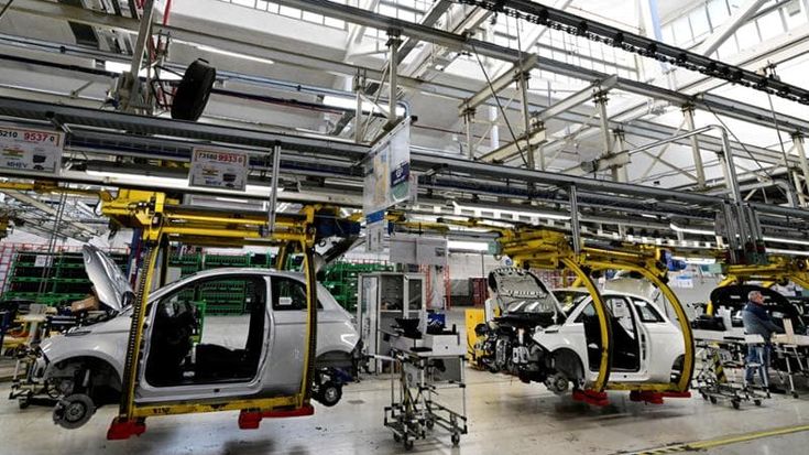 Stellantis non taglia la produzione in Italia: “Confermato il piano”