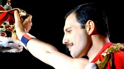 Auguri Freddie Mercury. L'Hard Rock Café di Firenze dedica una settimana alla stella dei Queen 