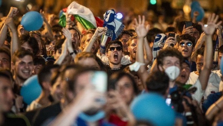 Covid, cluster dopo la partita, 16 contagi a Monteverde: "Tutti insieme in un pub del Casaletto"