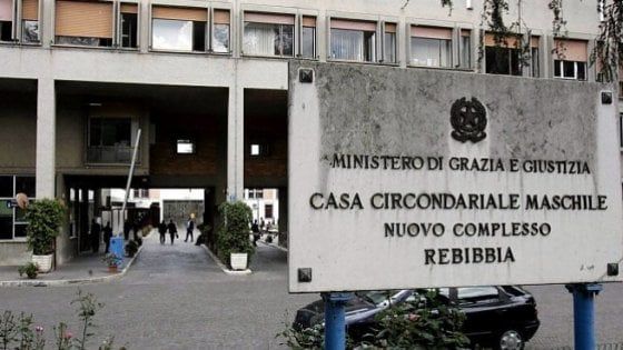 Roma, uccise i figli gettandoli dalle scale a Rebibbia. La perizia: "Detenuta capace di intendere e volere"