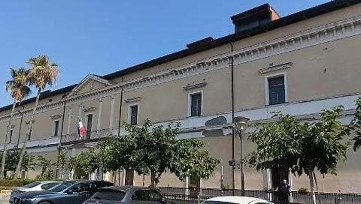 Torre del Greco, rischio salmonella: vietati i pomodori nelle mense scolastiche