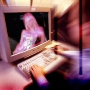 La maggioranza dei giovani italiani frequenta abitualmente siti porno