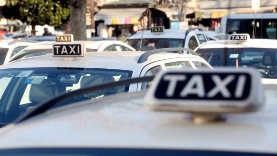 Bermuda vietati ai tassisti: a Milano fioccanno le multe