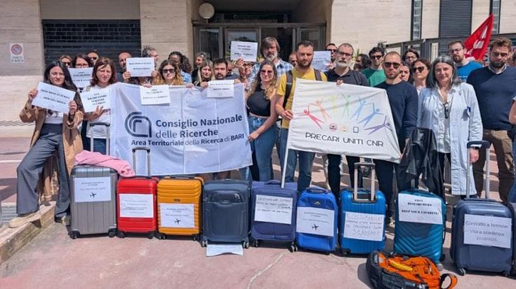 La protesta dei ricercatori precari del Cnr di Bari: “Da precari il futuro è a rischio”