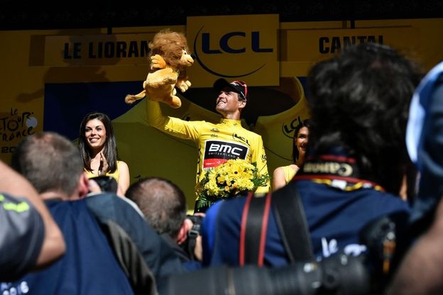 Tour de France, van Avermaet in giallo: il film della quinta tappa