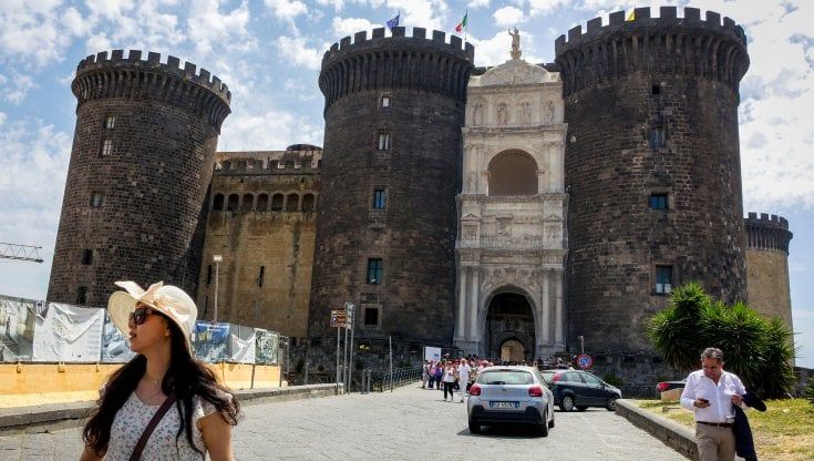 Comune Napoli, incassi irrisori dai siti culturali al Maschio Angioino: 500 mila euro di perdite