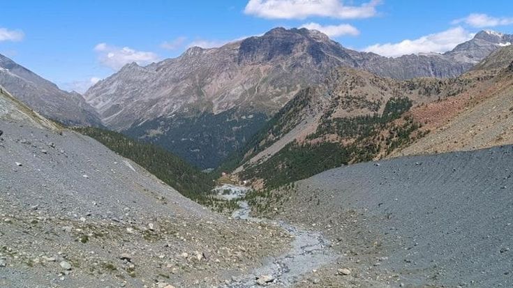 Il caldo record mette a dura prova i ghiacciai lombardi, Arpa: “Manto nevoso in diminuzione”