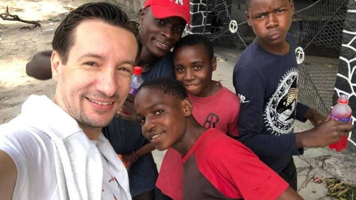 Luca Attanasio, l’ambasciatore della gente: su Rai 1 ‘Broken dream’, il documentario vincitore del Premio Gedi