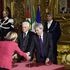 La giacca rosa shocking  di Lorenzin e le scarpe rosse di Pinotti, le eccezioni di un governo in grigio