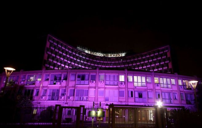 La Regione si tinge di rosa per la lotta al tumore al seno