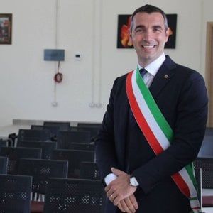 Corruzione e falso, ai domiciliari il sindaco di Villa Literno