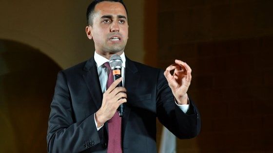 Riders, Di Maio risponde a Foodora: "Non accettiamo ricatti. Guerra al precariato"