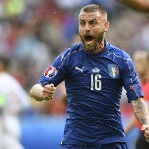 Azzurri:  Candreva è ko, allarme per De Rossi. Buffon: "Ritrovato fiducia, ma piedi per terra"