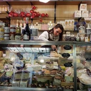 Bera, da generazioni a caccia di formaggi in Piemonte e in Italia