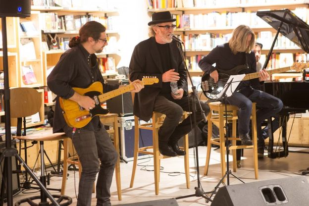 De Gregori a Firenze, l'incontro con i fan alla Feltrinelli