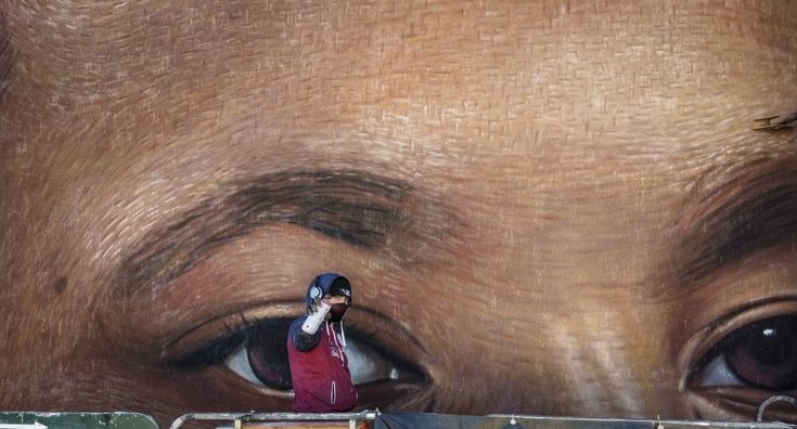 Napoli, la cerimonia d'inaugurazione del murale di Jorit dedicato a Luther king