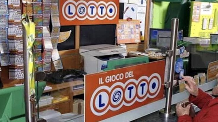 Spariti 140mila euro del Lotto, tabaccaio assolto: “È ludopatico”