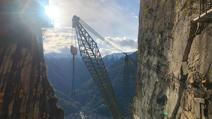 Nella cava di Candoglia dove si estrae la pietra che fa rinascere il Duomo