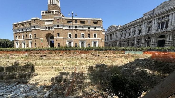 Urbanisti e archeologi scrivono al sindaco: “Fermate il parcheggio sotto Castel Sant’Angelo”