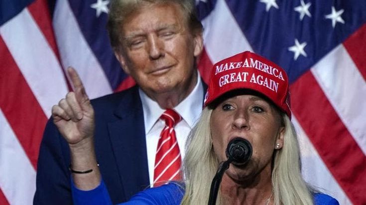 Taylor Greene, l’ex fedelissima di Trump si dimette dal Congresso dopo lo scontro con il tycoon su Epstein