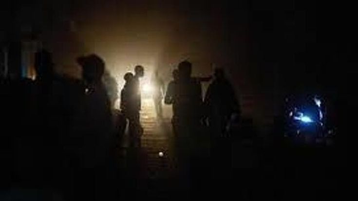 Cuba, fino a 80 ore di blackout senza tregua: la vita quotidiana diventa una corsa contro il tempo