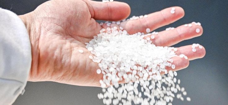 Oms: la microplastica nell'acqua per ora non è un pericolo. Ma per il futuro...