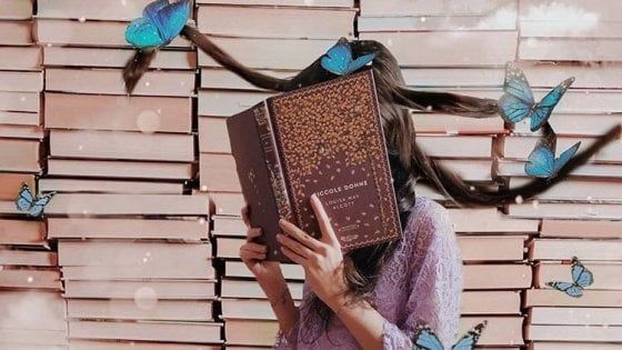Sara, la blogger 14enne costretta a letto viaggia con i libri: "Disabilità è l'arte di affrontare gli ostacoli con semplicità"