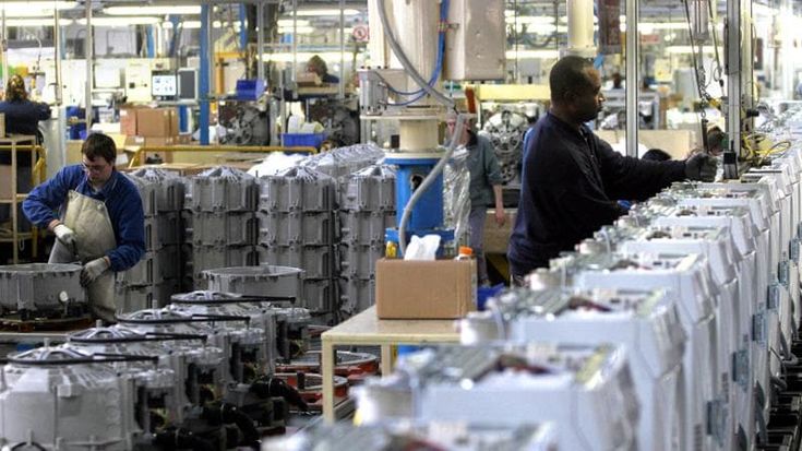 Electrolux, scatta lo sciopero. I sindacati: “Aperture insufficienti, restano esuberi e chiusure”