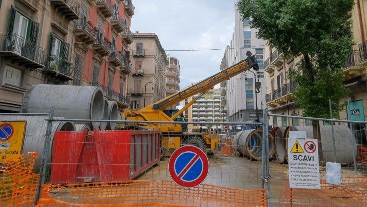 La paralisi al Comune brucia 250 milioni fra tram, buche, cimitero e illuminazione 