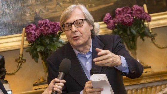 Coronavirus, al Senato il convegno dei "negazionisti". Salvini: "Non metto la mascherina". Sgarbi: "In Italia non c'è più"