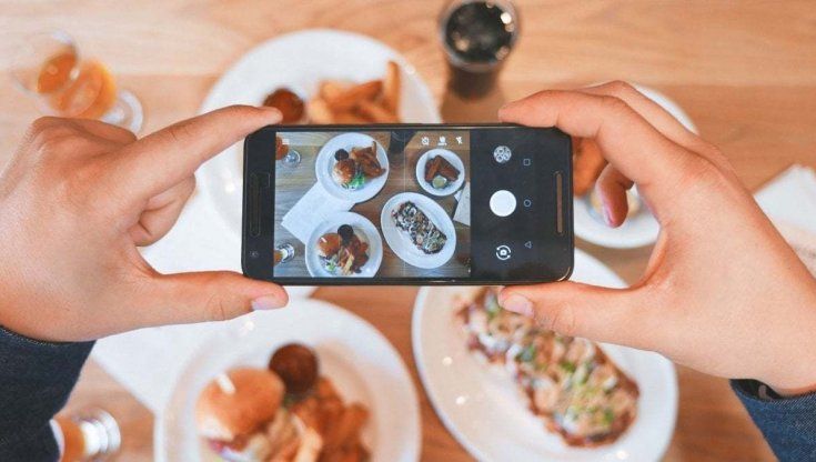 Sconnessi Day, almeno oggi niente cellulare a tavola
