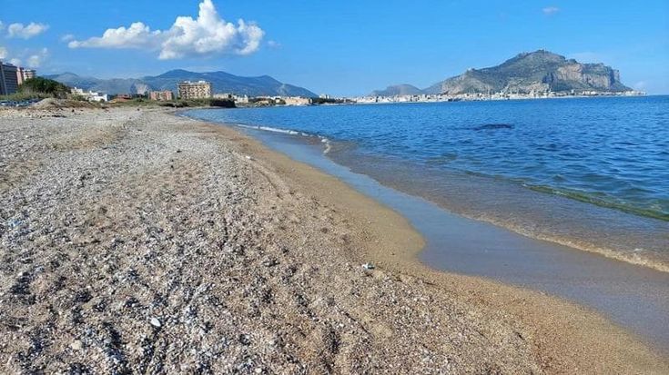 Da Romagnolo all’Arenella, l’sos sulle altre spiagge: “Ci vogliono servizi e pulizia”