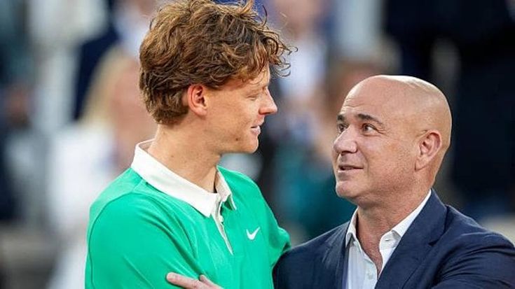 Agassi: “Ecco come Cahill ha cambiato Sinner. Adoro Jannik e Alcaraz, è un tennis per gladiatori”