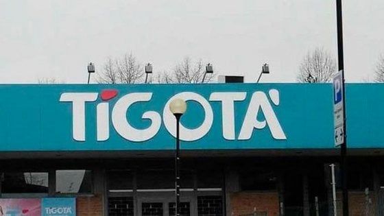 Tigotà, cortei a confronto a Padova. I lavoratori contro lo sciopero: "Fateci lavorare"