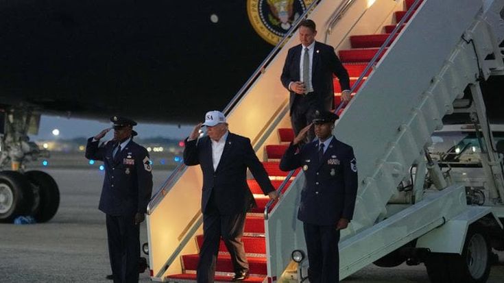 Il Wall Street journal boccia le “mazzette legali” di Trump, così il presidente accumula ricchezze
